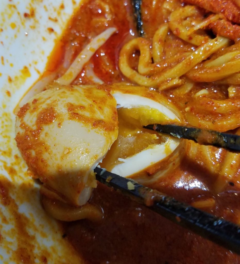 煮卵は中がトロトロしていて、味が飽きたとき食べるとGood！