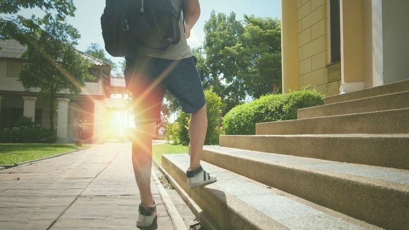 仮免許までを第1段階の流れは？指定自動車教習所