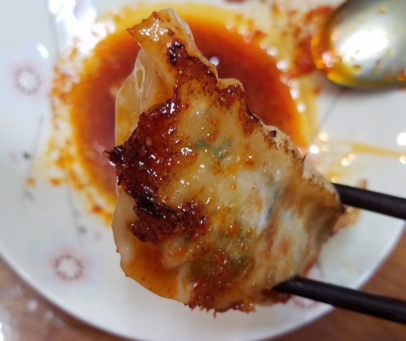 自家製ラー油の餃子を頂きます